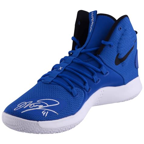 nike maverick shoes.